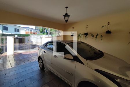 Casa à venda com 264m², 5 quartos e 4 vagas Casa à venda com 264m², 5 quartos e 4 vagasQuintal - Garagem