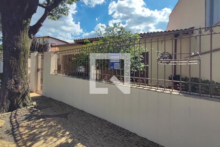 Casa à venda com 264m², 5 quartos e 4 vagas Casa à venda com 264m², 5 quartos e 4 vagasFachada e placa