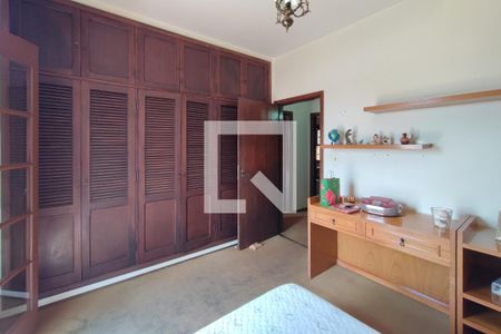 Casa à venda com 264m², 5 quartos e 4 vagas Casa à venda com 264m², 5 quartos e 4 vagasQuarto 2