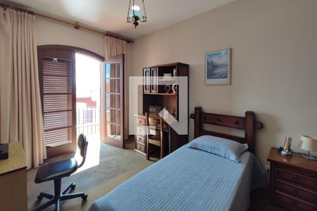 Casa à venda com 264m², 5 quartos e 4 vagas Casa à venda com 264m², 5 quartos e 4 vagasQuarto 3