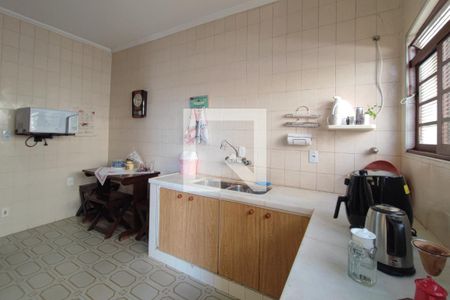 Casa à venda com 264m², 5 quartos e 4 vagas Casa à venda com 264m², 5 quartos e 4 vagasCozinha