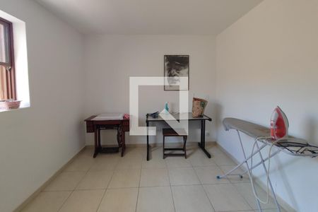 Casa à venda com 264m², 5 quartos e 4 vagas Casa à venda com 264m², 5 quartos e 4 vagasEdícula - Quarto 2