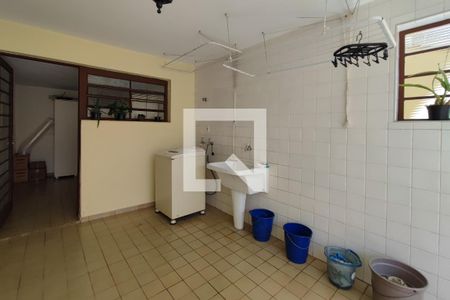 Casa à venda com 264m², 5 quartos e 4 vagas Casa à venda com 264m², 5 quartos e 4 vagasÁrea de Serviço