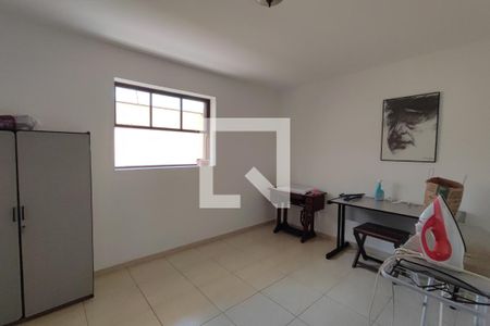 Casa à venda com 264m², 5 quartos e 4 vagas Casa à venda com 264m², 5 quartos e 4 vagasEdícula - Quarto 2