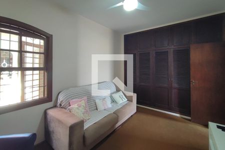 Casa à venda com 264m², 5 quartos e 4 vagas Casa à venda com 264m², 5 quartos e 4 vagasQuarto 4