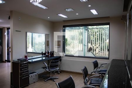 Casa à venda com 300m², 4 quartos e 2 vagas Casa à venda com 300m², 4 quartos e 2 vagasÁrea comum