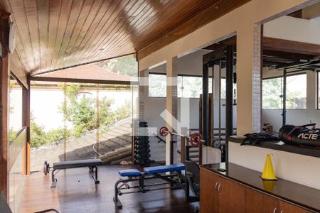 Casa à venda com 300m², 4 quartos e 2 vagas Casa à venda com 300m², 4 quartos e 2 vagasAcademia