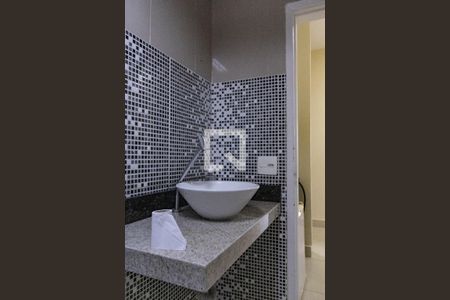 Casa à venda com 300m², 4 quartos e 2 vagas Casa à venda com 300m², 4 quartos e 2 vagasÁrea comum