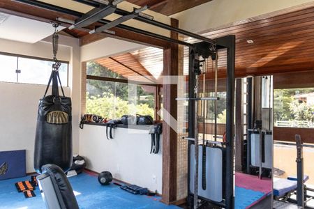 Casa à venda com 300m², 4 quartos e 2 vagas Casa à venda com 300m², 4 quartos e 2 vagasAcademia