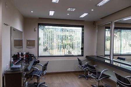 Casa à venda com 300m², 4 quartos e 2 vagas Casa à venda com 300m², 4 quartos e 2 vagasÁrea comum