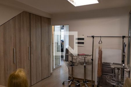 Casa à venda com 300m², 4 quartos e 2 vagas Casa à venda com 300m², 4 quartos e 2 vagasÁrea comum