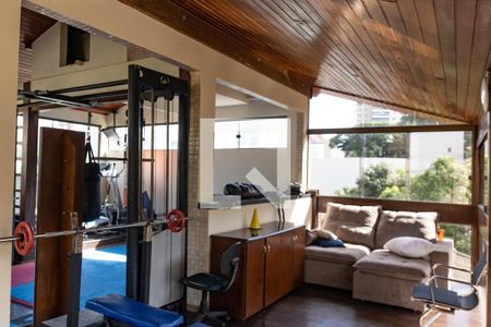 Casa à venda com 300m², 4 quartos e 2 vagas Casa à venda com 300m², 4 quartos e 2 vagasAcademia