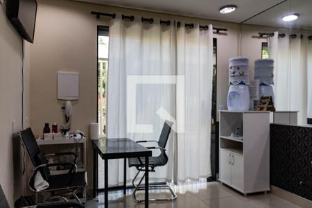 Casa à venda com 300m², 4 quartos e 2 vagas Casa à venda com 300m², 4 quartos e 2 vagasÁrea comum