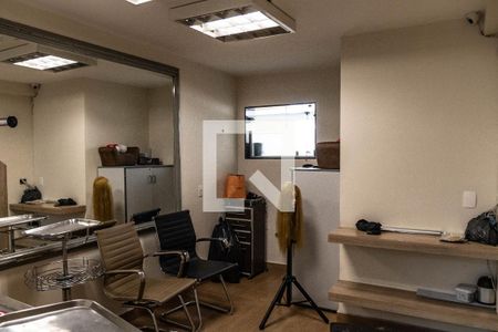 Casa à venda com 300m², 4 quartos e 2 vagas Casa à venda com 300m², 4 quartos e 2 vagasÁrea comum