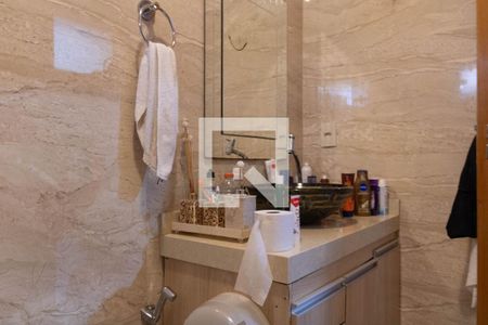 Casa à venda com 300m², 4 quartos e 2 vagas Casa à venda com 300m², 4 quartos e 2 vagasBanheiro da Suíte 1