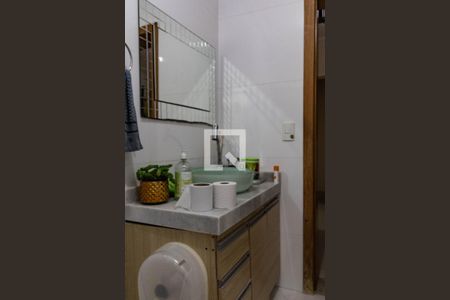 Casa à venda com 300m², 4 quartos e 2 vagas Casa à venda com 300m², 4 quartos e 2 vagasBanheiro Social