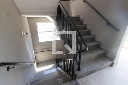 Apartamento à venda com 40m², 2 quartos e sem vaga Apartamento à venda com 40m², 2 quartos e sem vagaEscada