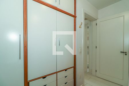 Apartamento à venda com 190m², 2 quartos e 2 vagas Apartamento à venda com 190m², 2 quartos e 2 vagasCloset da suíte
