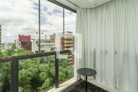 Apartamento à venda com 190m², 2 quartos e 2 vagas Apartamento à venda com 190m², 2 quartos e 2 vagasVaranda Suíte