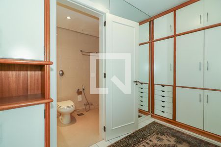 Apartamento à venda com 190m², 2 quartos e 2 vagas Apartamento à venda com 190m², 2 quartos e 2 vagasCloset da suíte