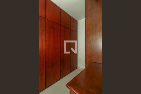 Apartamento à venda com 190m², 2 quartos e 2 vagas Apartamento à venda com 190m², 2 quartos e 2 vagasQuarto de Serviço