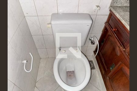 Casa de condomínio à venda com 215m², 3 quartos e 2 vagas Casa de condomínio à venda com 215m², 3 quartos e 2 vagasBanheiro da Suíte 2