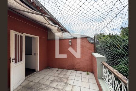 Casa de condomínio à venda com 215m², 3 quartos e 2 vagas Casa de condomínio à venda com 215m², 3 quartos e 2 vagasTerraço