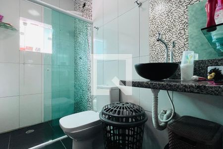 Casa à venda com 165m², 4 quartos e 2 vagas Casa à venda com 165m², 4 quartos e 2 vagasBanheiro 1