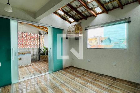 Casa à venda com 165m², 4 quartos e 2 vagas Casa à venda com 165m², 4 quartos e 2 vagasCozinha e Área de Serviço