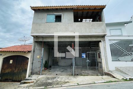 Casa à venda com 165m², 4 quartos e 2 vagas Casa à venda com 165m², 4 quartos e 2 vagasFachada