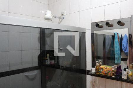 Casa à venda com 232m², 4 quartos e 2 vagasBanheiro 1