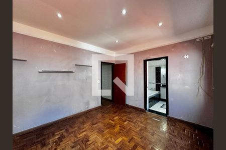 Casa à venda com 248m², 4 quartos e 2 vagas Casa à venda com 248m², 4 quartos e 2 vagasSuíte
