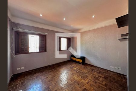 Casa à venda com 248m², 4 quartos e 2 vagas Casa à venda com 248m², 4 quartos e 2 vagasSuíte
