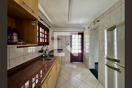 Casa à venda com 248m², 4 quartos e 2 vagas Casa à venda com 248m², 4 quartos e 2 vagasCozinha