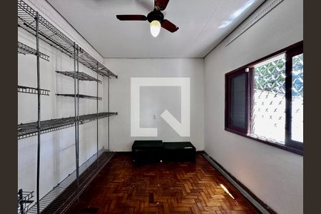 Casa à venda com 248m², 4 quartos e 2 vagas Casa à venda com 248m², 4 quartos e 2 vagasQuarto 4