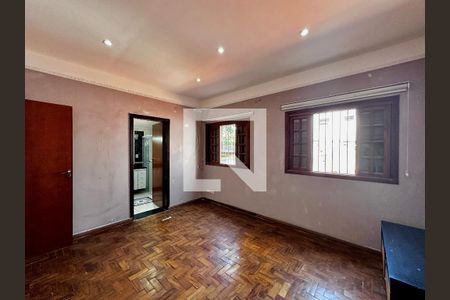 Casa à venda com 248m², 4 quartos e 2 vagas Casa à venda com 248m², 4 quartos e 2 vagasSuíte