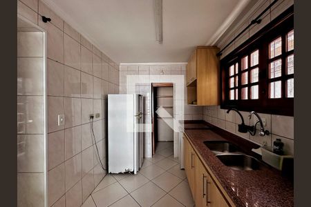 Casa à venda com 248m², 4 quartos e 2 vagas Casa à venda com 248m², 4 quartos e 2 vagasCozinha