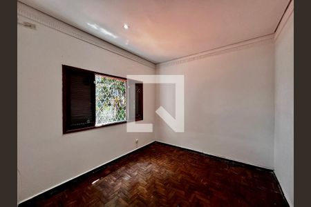 Casa à venda com 248m², 4 quartos e 2 vagas Casa à venda com 248m², 4 quartos e 2 vagasQuarto 3