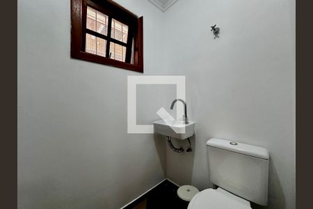 Casa à venda com 248m², 4 quartos e 2 vagas Casa à venda com 248m², 4 quartos e 2 vagasLavabo