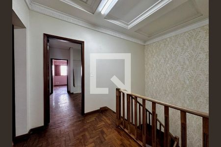 Casa à venda com 248m², 4 quartos e 2 vagas Casa à venda com 248m², 4 quartos e 2 vagasCorredor Quartos