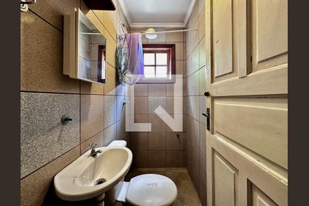 Casa à venda com 248m², 4 quartos e 2 vagas Casa à venda com 248m², 4 quartos e 2 vagasBanheiro de Serviço