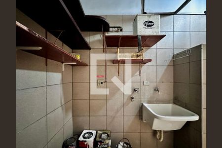 Casa à venda com 248m², 4 quartos e 2 vagas Casa à venda com 248m², 4 quartos e 2 vagasÁrea de Serviço
