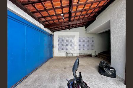 Casa à venda com 248m², 4 quartos e 2 vagas Casa à venda com 248m², 4 quartos e 2 vagasGaragem
