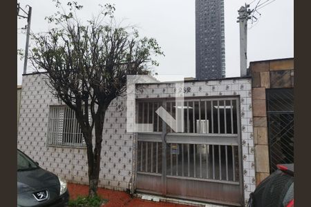 Casa à venda com 170m², 3 quartos e 2 vagas Casa à venda com 170m², 3 quartos e 2 vagasFachada