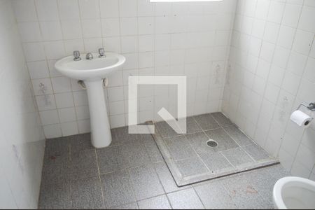 Casa à venda com 170m², 3 quartos e 2 vagas Casa à venda com 170m², 3 quartos e 2 vagasBanheiro