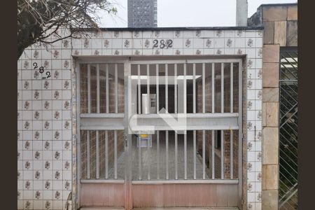 Casa à venda com 170m², 3 quartos e 2 vagas Casa à venda com 170m², 3 quartos e 2 vagasFachada
