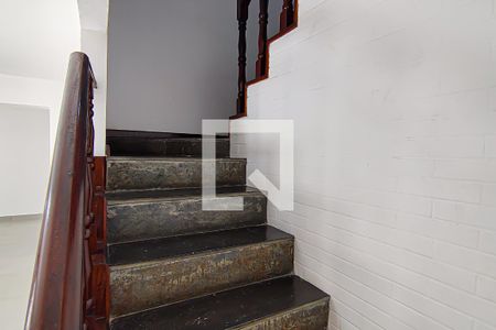 Casa à venda com 300m², 3 quartos e 4 vagas Casa à venda com 300m², 3 quartos e 4 vagasescada