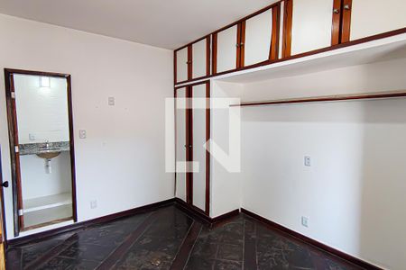 Casa à venda com 300m², 3 quartos e 4 vagas Casa à venda com 300m², 3 quartos e 4 vagasquarto 2 suite