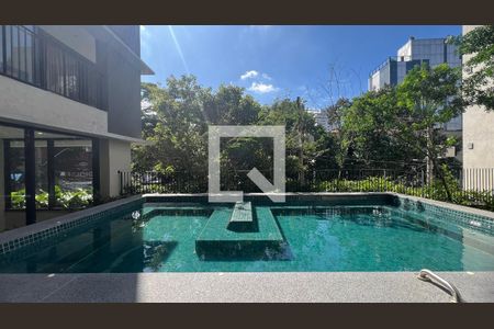 Studio à venda com 24m², 1 quarto e sem vaga Studio à venda com 24m², 1 quarto e sem vagaPiscina