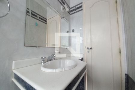 Apartamento à venda com 118m², 3 quartos e 1 vaga Apartamento à venda com 118m², 3 quartos e 1 vagaBanheiro da Suíte